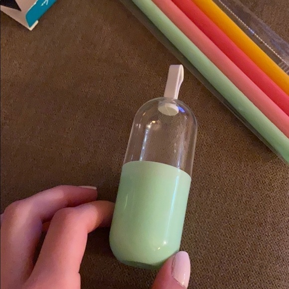 4 Reusable Straws With Case! - Picture 4 of 4